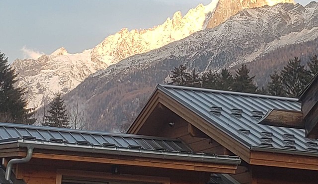 Chalet Beau Ski in the heart of the Chamonix valley, incredible view of the glacier in Chamonix-Mont-Blanc