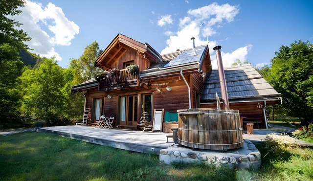 “Chalet de l'Onde” – Nature Retreat for 12, Family & Sports Base in Vallouise-Pelvoux
