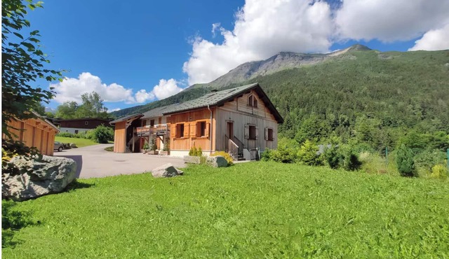 Chalet-like triplex with separate entrance ideal for large families in Les Contamines-Montjoie