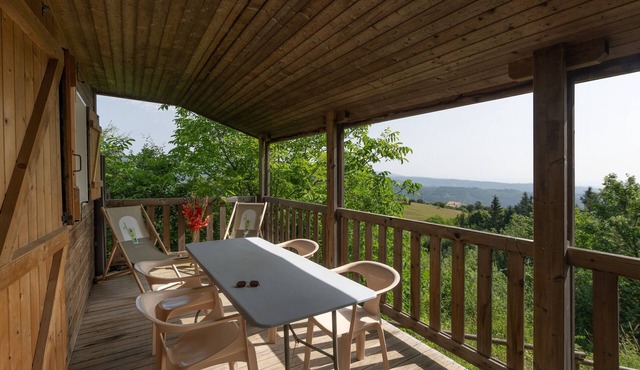 Chalet 'Jordan - Mas Lachamp' with Mountain View, Shared Pool and Air Conditioning