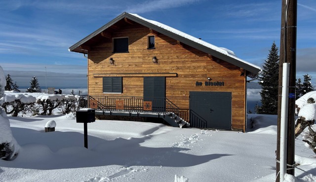 Chalet with unique view in Les Déserts