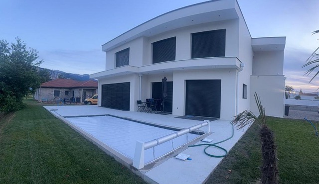 Chambre le grand champ , piscine et jacuzzi partagées