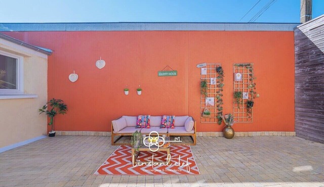 Charm & Comfort - Private Terrace - Near the Race Track