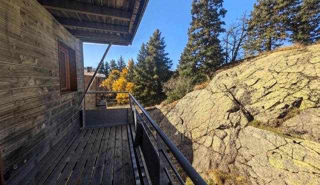 Charmant F2, départ randonnée, pied des pistes, piscine, toutes commodités