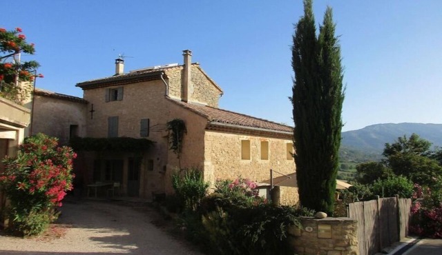 Charmante Maison de Village Proche de Bédoin, au Pied du Mont Ventoux