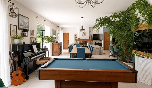 Charming air-conditioned villa in the vineyards, close to the beach