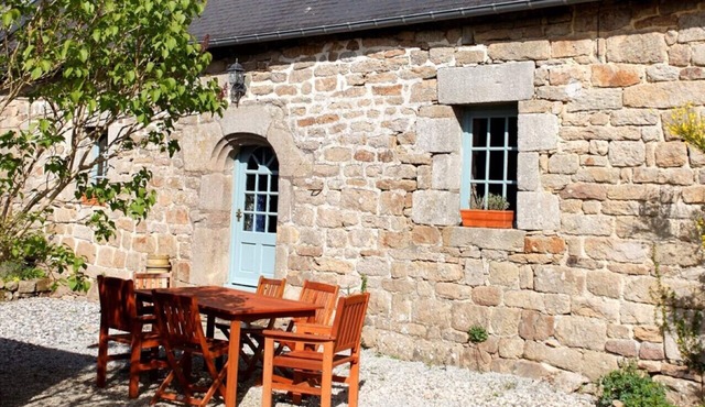 Charming and spacious 3-bedroom gite with lots of character, in rural setting in Ploerdut