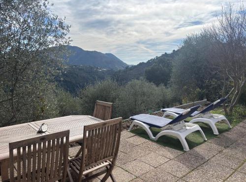 Charming apartment with stunning mountain views