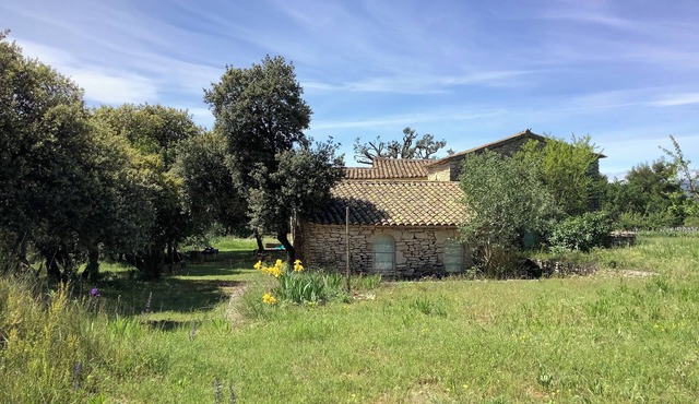 Charming country house, all comforts, pets welcome, 3 km from Ménerbes.