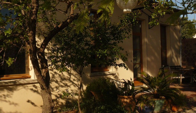 Charming house in a quiet location, 5 minutes from the Mediterranean.