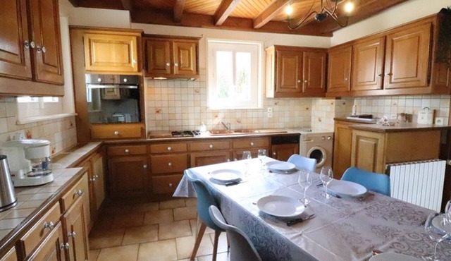 Charming House with Private Heated Pool, Terrace & Garden in Quiet Allanche Village in Allanche
