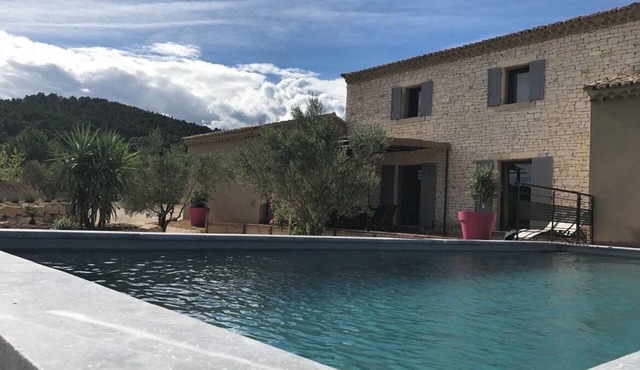 Charming "Les Oliviers" villa with a private pool