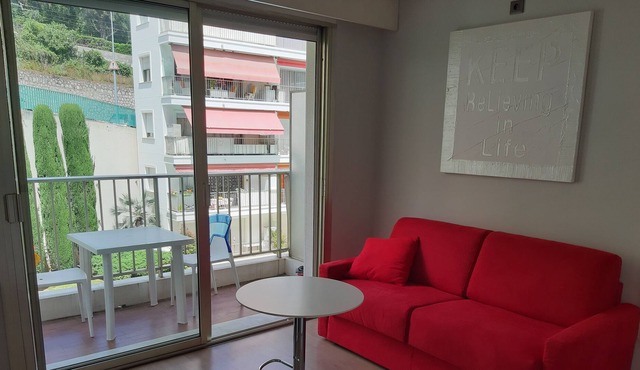 Charming seafront studio near Port Garavan in Menton