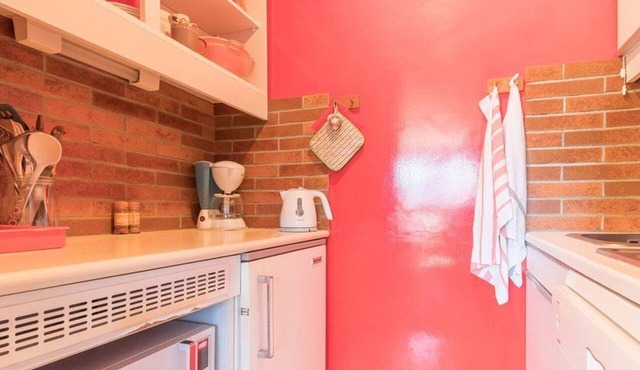 Charming Studio in Serre-Chevalier with Balcony - Sleeps 4, WiFi, Dishwasher in Saint-Chaffrey