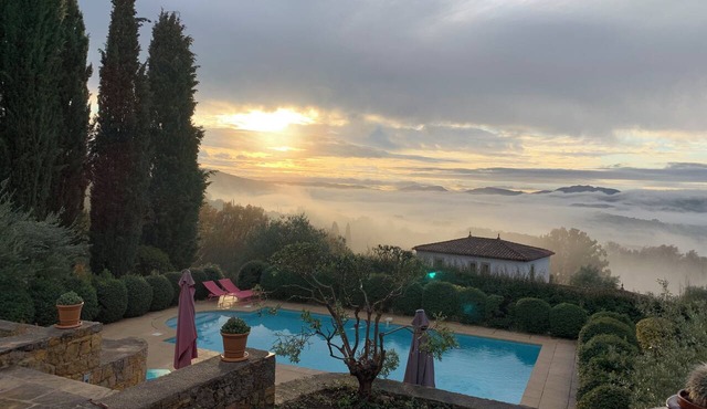 Charming villa on the edge of a wooded area with exceptional views and a hot tub heated in winter