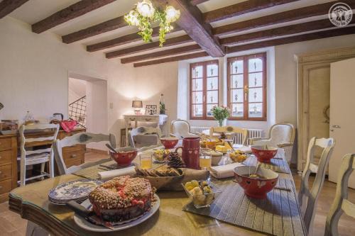 Chez sylvie et guy jaune in Chignin