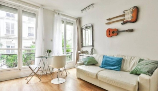 Chic Tiny apt Champs Elysées Area.4pers in Paris