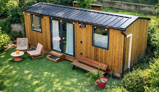 Chic Tiny House with Garden - Between Aix and Marseille