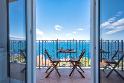 “CIELO E MARE”, CASETTA NEL CUORE DEL BORGO ANTICO/“SKY & SEA”, CHARMING IN THE HEART OF OLD VILLAGE in Castelsardo
