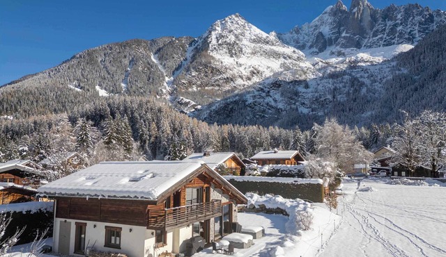 Clarines · Where the Fields Meet Mont Blanc in Chamonix