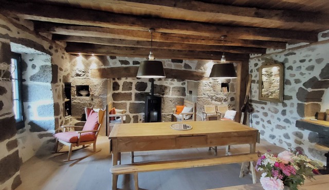 Comfortable character house for 6 people. Ski touring relaxation disconnection