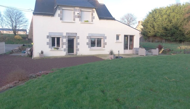 Comfortable house in a very quiet hamlet in Plœuc-L'hermitage