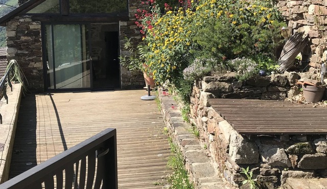 Comfortable haven in a wild and authentic nature in Sablières