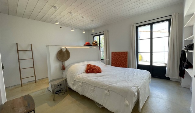 Completely renovated old winery in a typical island village in Saint-Pierre-d'Oléron