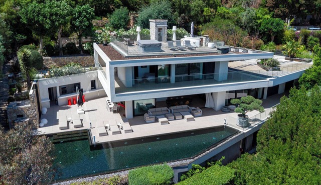 Contemporary Villa – Panoramic Sea View & Rooftop Jacuzzi