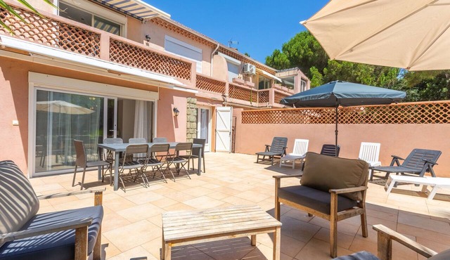 Courtille Plage – Natural Retreat by the Sea in Fréjus