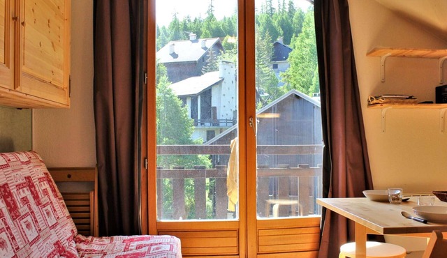 Cozy Studio for 4 in Calm Area, Near Lift, Ski-in/Ski-out, TV, Ski Locker, Risoul 1850