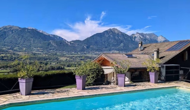 Detached chalet - swimming pool - ideal for hiking, lakes, cycling, nature, relaxation.