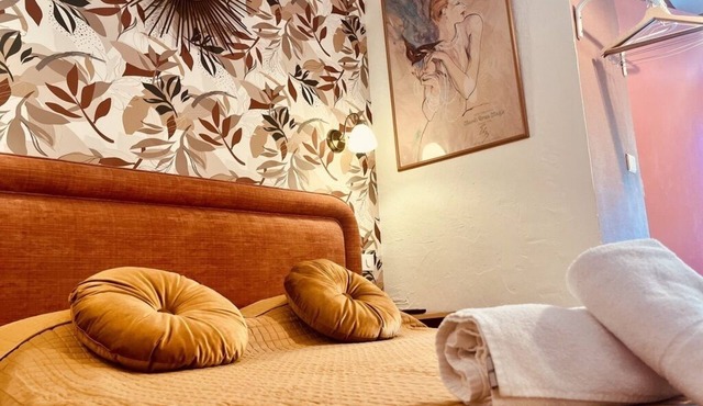 Double room-Standard-Ensuite-Pool view