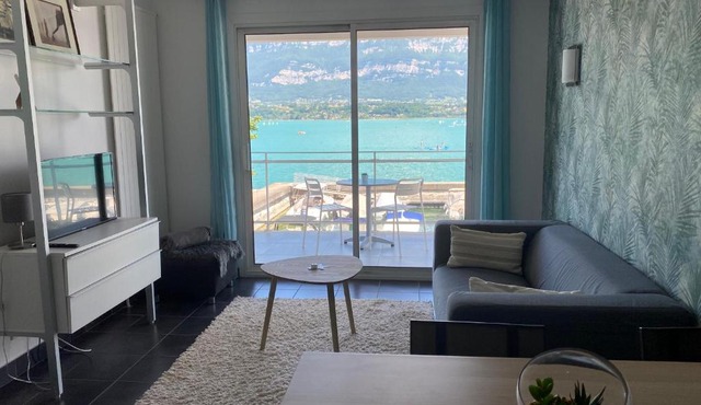 ECHAPPEE BELLE AU BORD DU LAC in Le Bourget-du-Lac