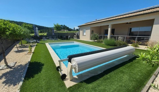 En Ardèche Villa de vacances l'Olympe climatisée avec sa piscine privée et chauffée