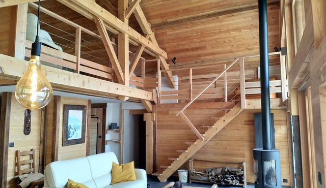 En Plein Coeur du Queyras, Grand Appartement au Dernier Étage D'un Chalet