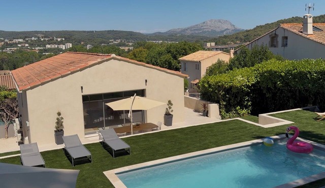 Exceptional Villa - View of Sainte-Victoire