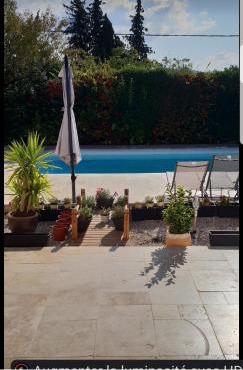 F1 Moderne avec Piscine privée et Vue sur le Garlaban