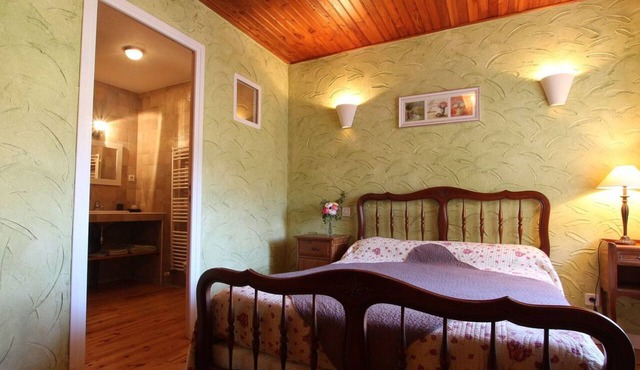 Family guest rooms in Saint-Just-Malmont
