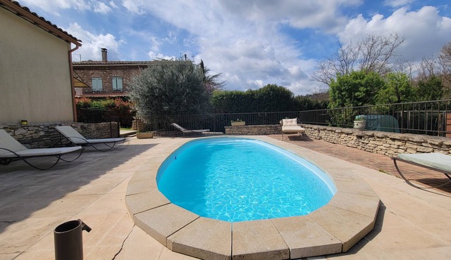 Family home with jacuzzi, swimming pool and gym in Apt