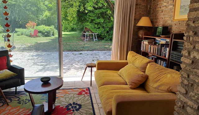 Family house with garden near the Charente in Genac-Bignac