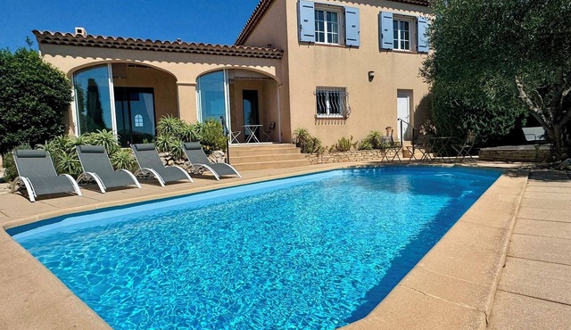 Family Villa Provence 5BR 12p — Sea View, Private Pool, A/C — 3min walk to beach