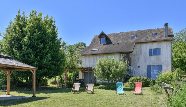 Gîte Les Tulipes in Isère: Peaceful Retreat with Mountain Views