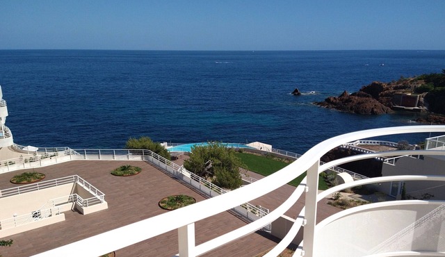 The enchantment of the sea, all day long