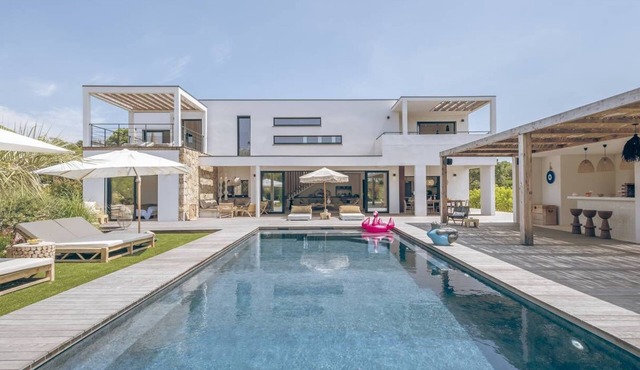 Villa Bambou. 10 pers, piscine chauffée, 10 mn plage à pieds in SAINTE LUCIE DE PORTO VECCHIO