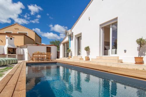 Frontignan, Villa Bianca, piscine et jardin