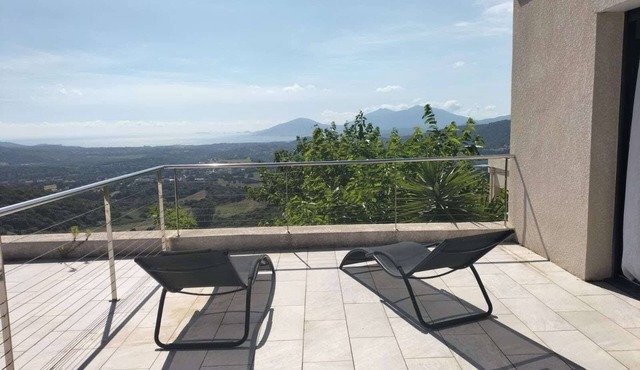 Fully-equipped studio - View of the Gulf of Ajaccio - 10 min from the beaches - Pleine Nature ! in Eccica-Suarella