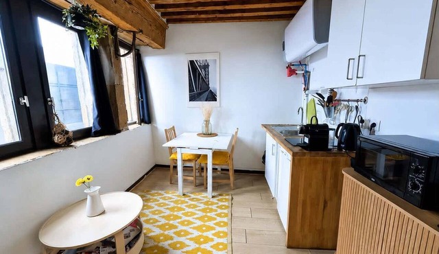 Fully Furnished Studio in the center of the city