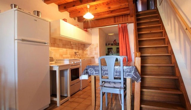 Gîte confortable en hameau calme près du Puy en Velay – 2 chambres, équipement bébé, terrain fermé - FR-1-582-141