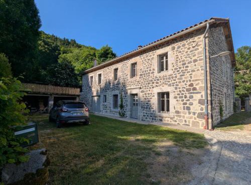 Gîte de caractère rénové, jusqu'à 10 pers., jardin privé, Haute-Loire - FR-1-582-534
